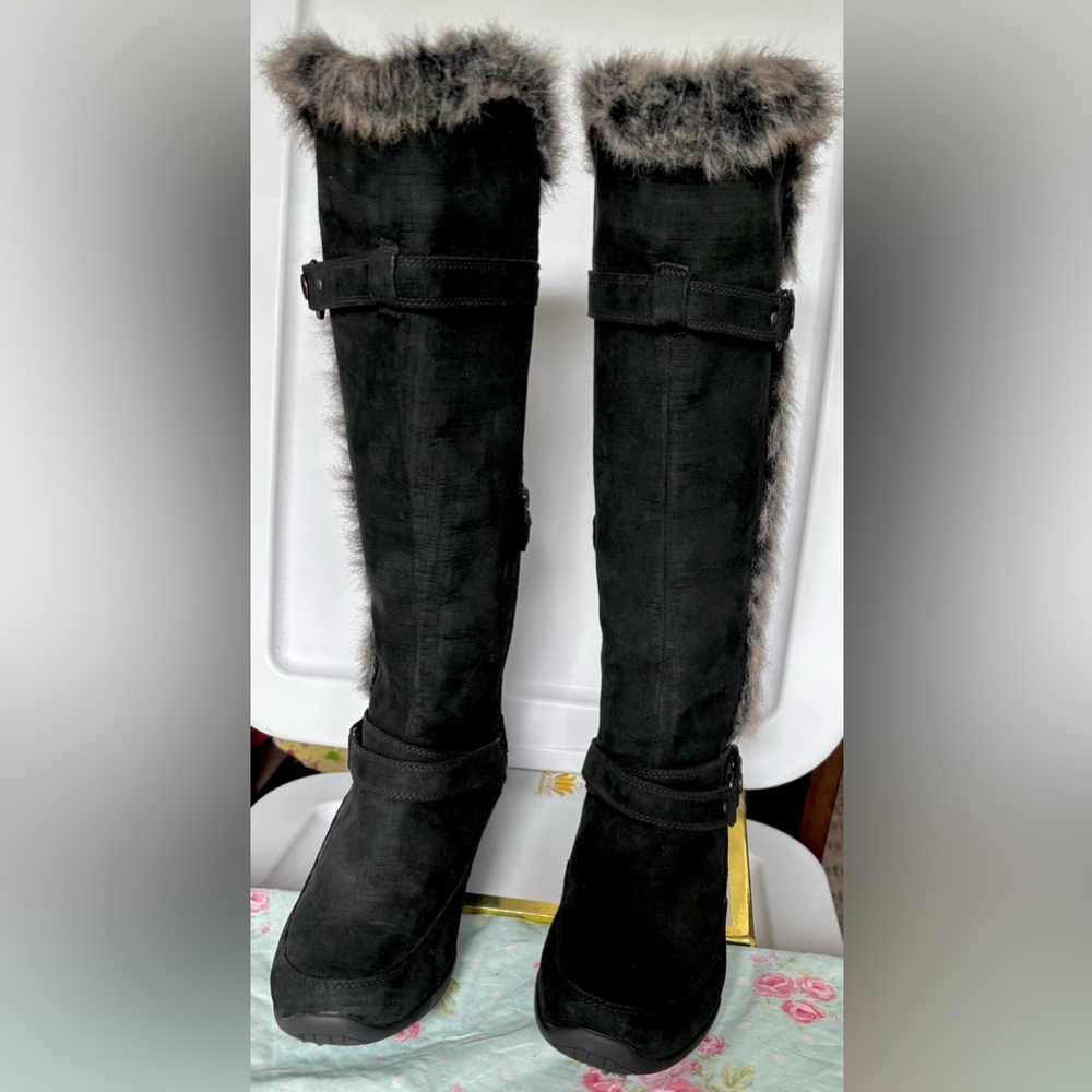 The North Face Brianna Tall Boots Insulated Suede faux fur lined in black size 5